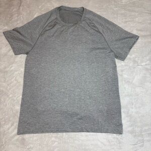 Lululemon Metal Tech Vent Shirt Mens M Gray Gym Athletic Performance Stretch